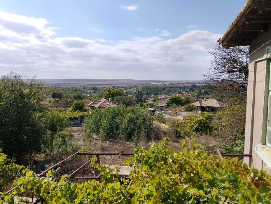 Продава се Къща в с. Брестак, Област Варна - 100 кв.м за 250 €/кв.м - Снимка #1