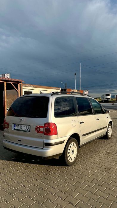 VOLKSWAGEN Sharan