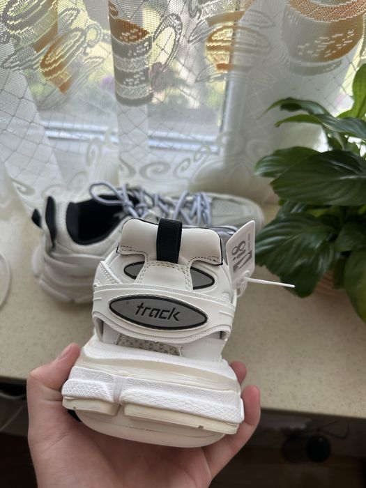 balenciaga track alb 42