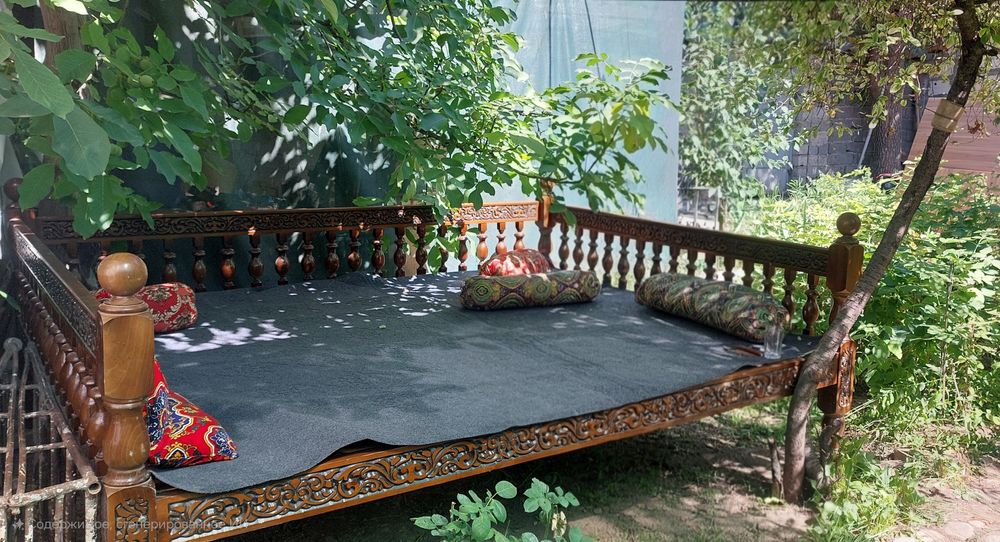 Продам топчан в отличном состоянии.