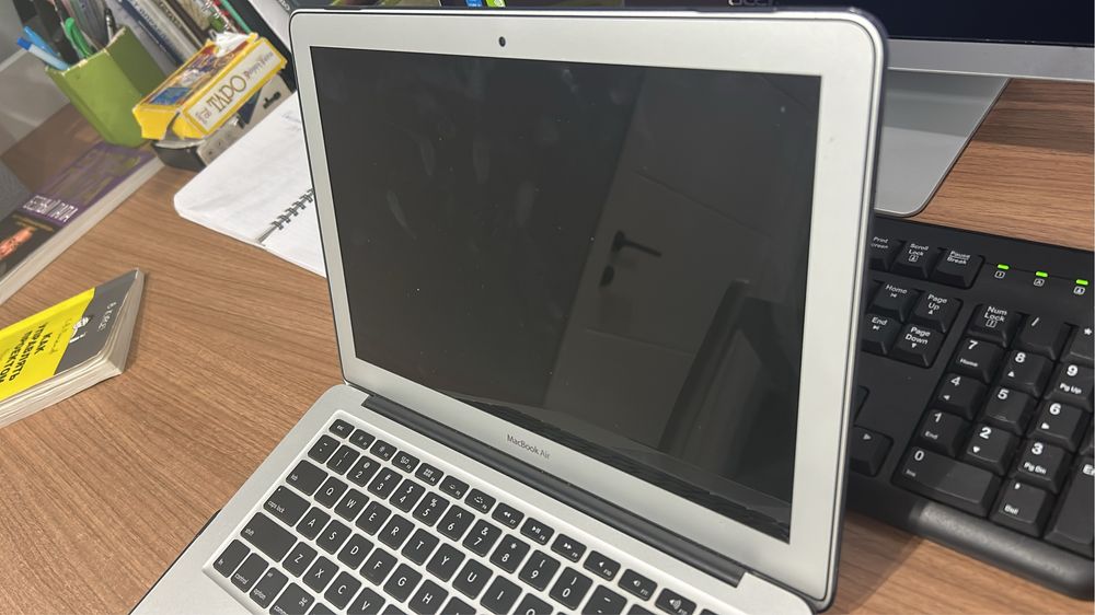 Ноутбук Macbook air 13