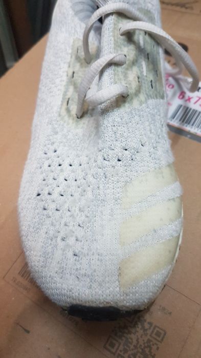 ADIDAS ultra boost continental 40