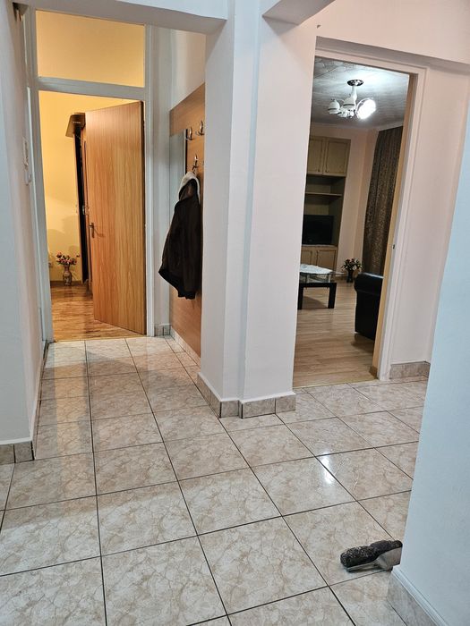 Apartament 3 camere de vânzare