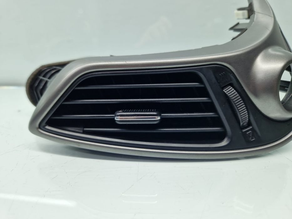 Grila aerisire centrala dreapta Hyundai ix35 (LM) [Fabr 2010-2017] 974
