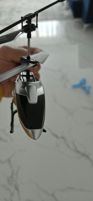 Elicopter cu maneta