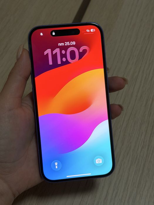Продавам iphone 16