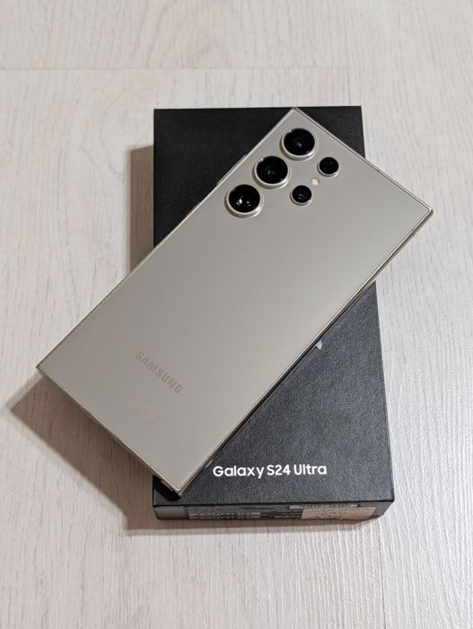 Samsung S24 Ultra 256 gb Ram 12 5G EAC
