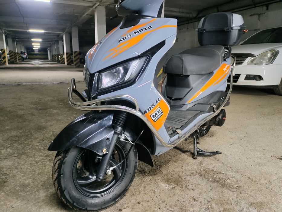 Скутер продам сел и поехал