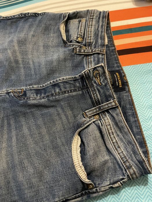Pantaloni scurti de blugi