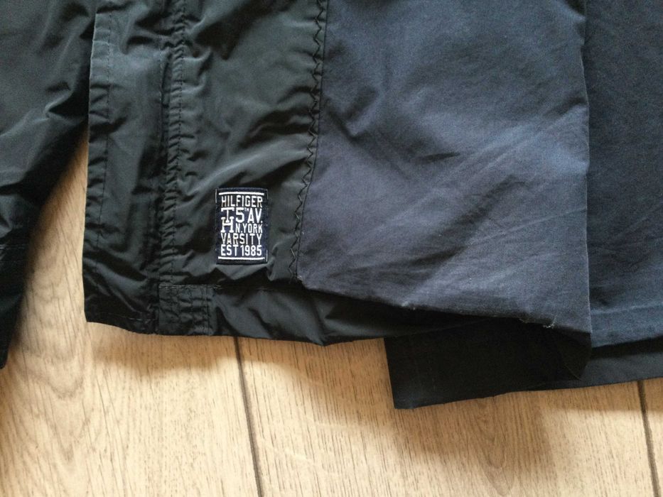 НОВО оригинално черно пролетно - есенно яке TOMMY HILFIGER размер L