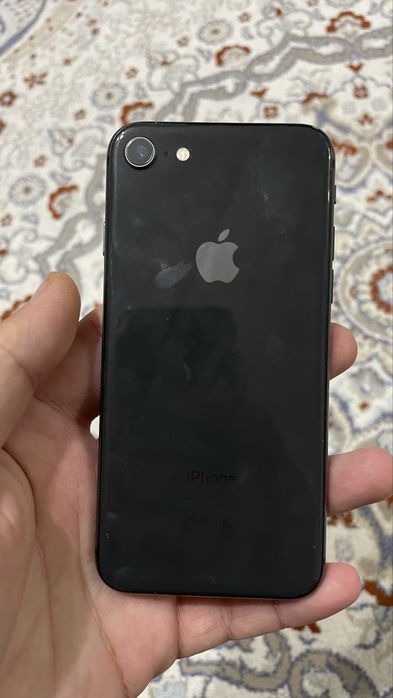 iphone 8 в хорошем состояний