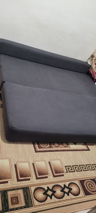 Срочно продам диван