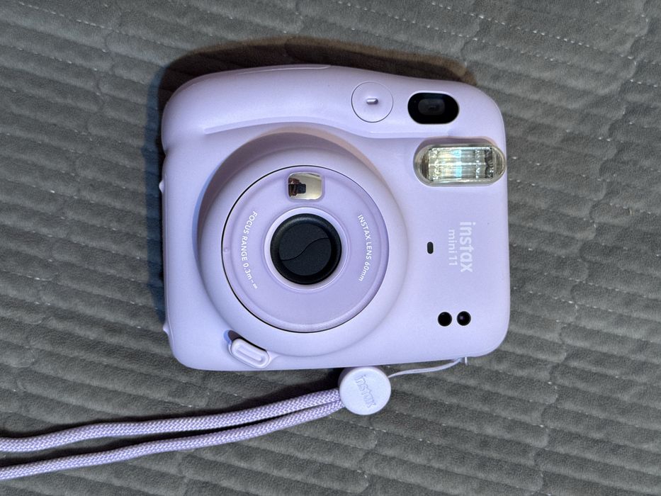 Продам Instax mini 11