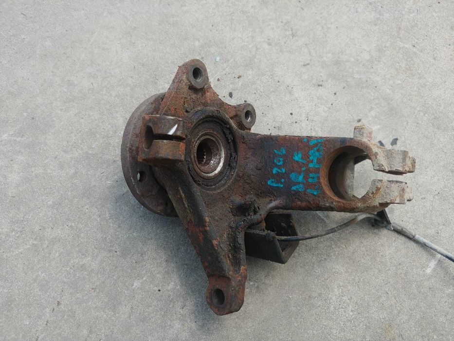 Fuzeta dreapta fata 1.4 hdi  peugeot 206