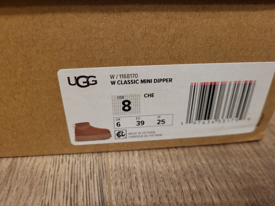 UGG noi, din piele naturala