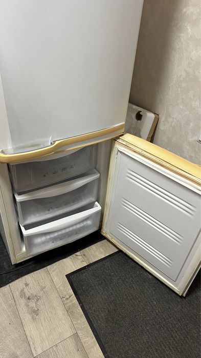 Продам холодильник б/у