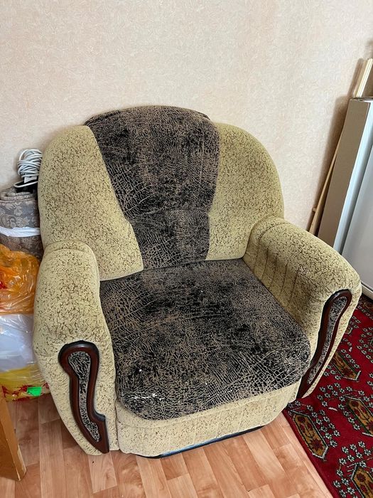 Продам диван в хорошем состоянии