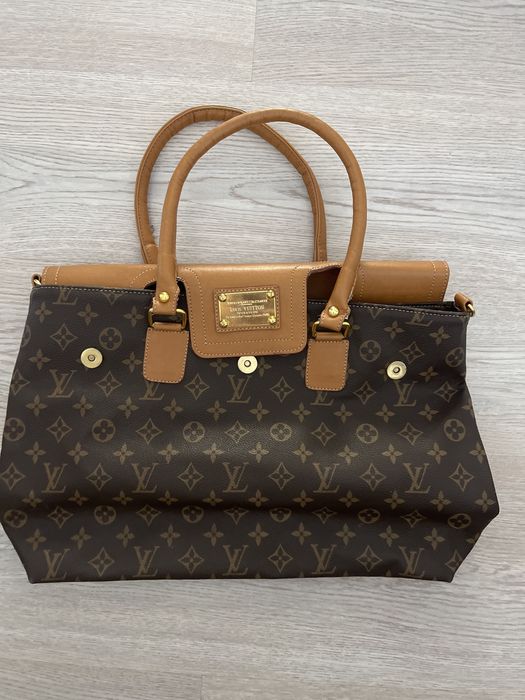 Geanta  după  Louis Vuitton