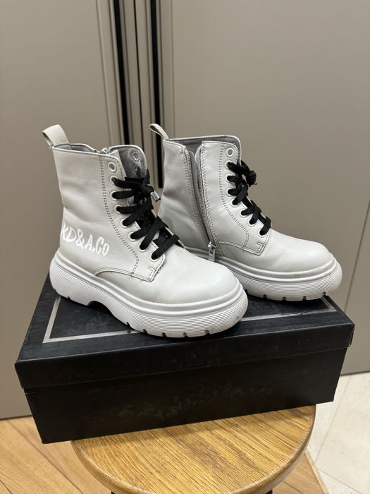 Продам обувь для девочки