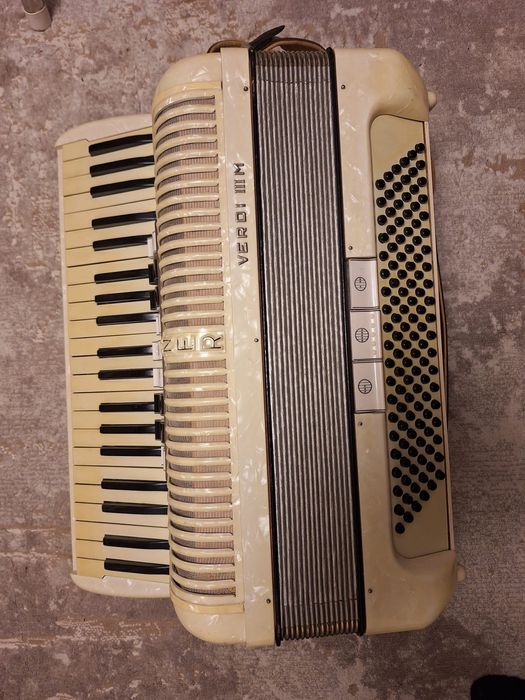 Acordeon Hohner Verdi III M