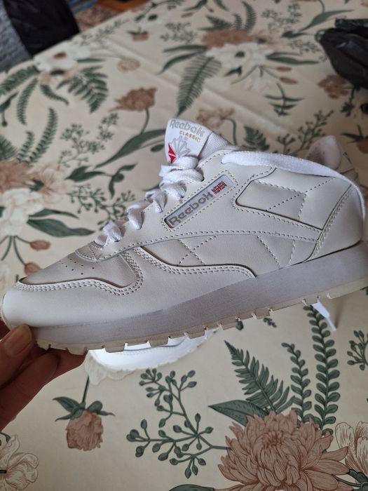 Reebok маратонки