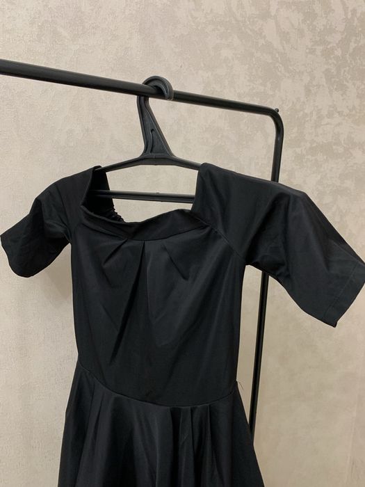 Женственное черное платье б/у