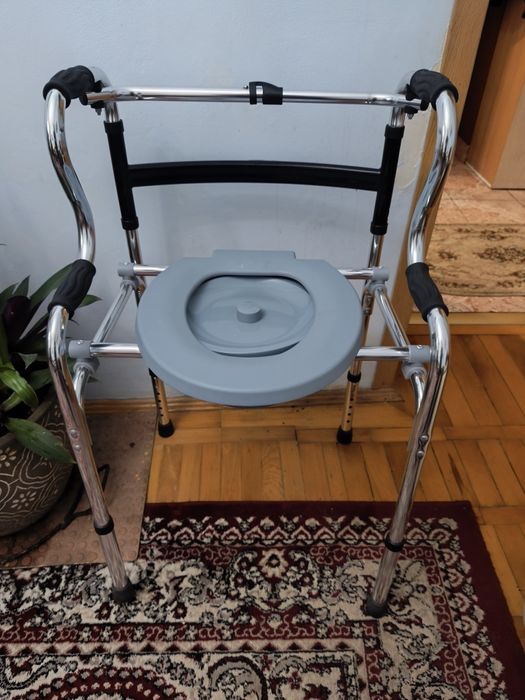 Scaun toaleta pentru adulți