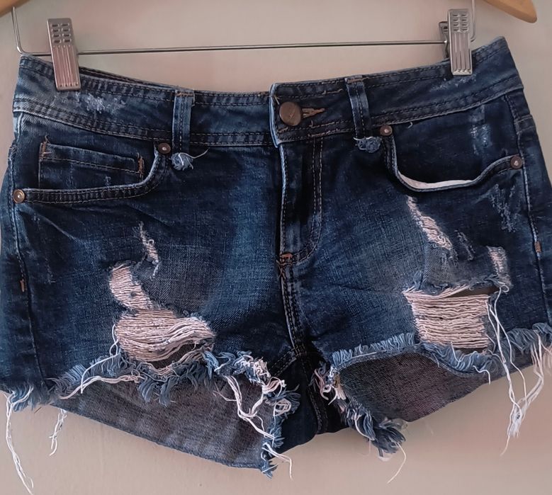 2 модела Bershka и един DenimCo къси дънкови панталонки