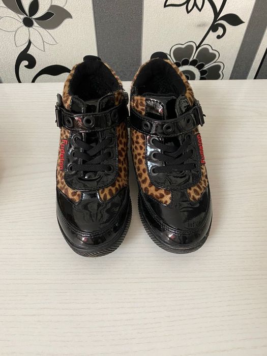 Осенний весенний ботинка