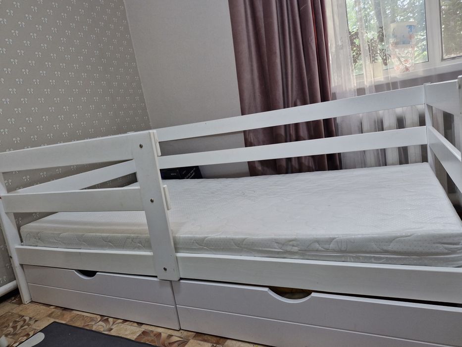 Продам детскую кровать