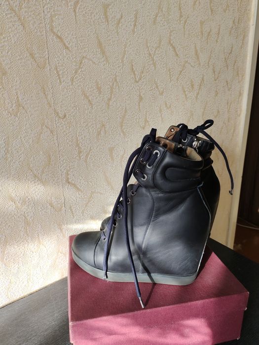 Обувь  фирменная