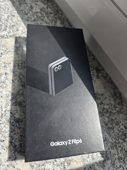 Samsung Z Flip6 defect