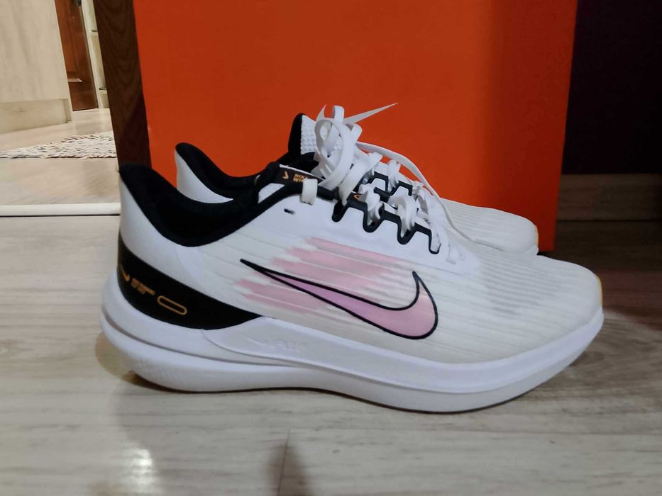 Дамски маратонки Nike