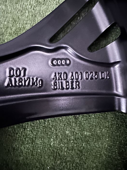 Jante Originale Audi Q8 RSQ8 RS6 RS7 R 22 -NOI-