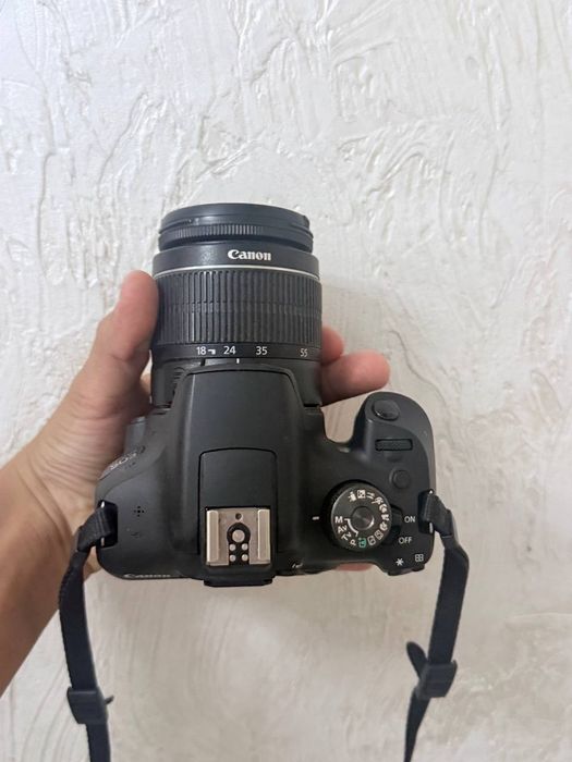 Фотоаппарат Canon EOS 2000D