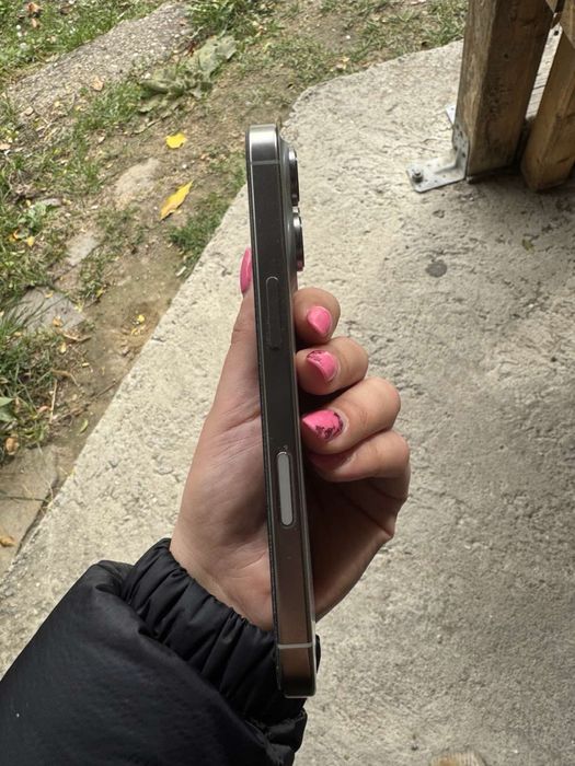 Айфон 16 про като нов