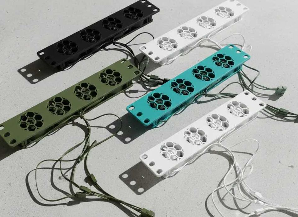 Panou Ventilatie KallRax 1U – Suport 4 Ventilatoare 40mm – Compozit