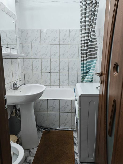 Se închiriază garsoniera în Bartolomeu