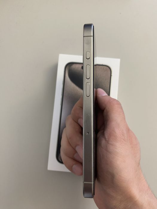 Продам Iphone 15 pro