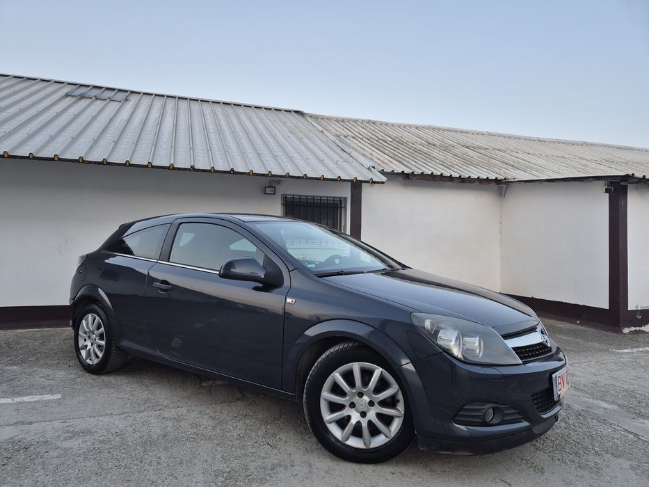 Opel Astra GTC 2009 1.4 Benzina stare foarte buna