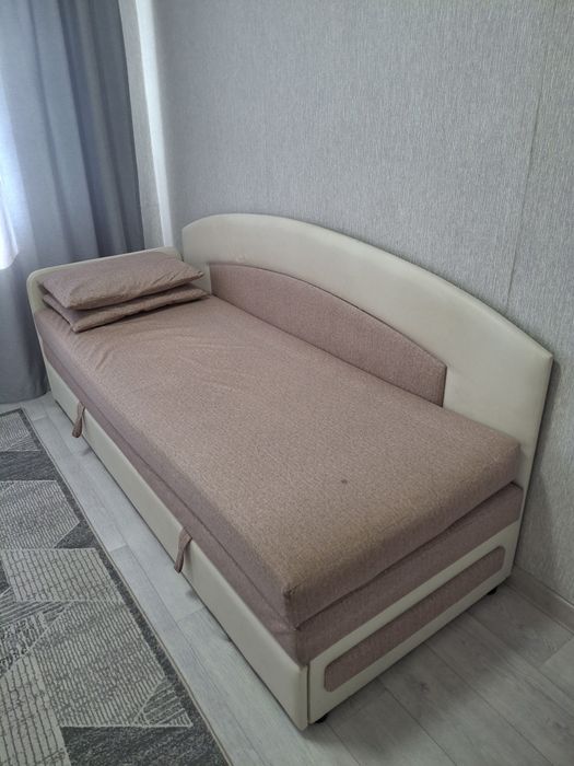 Продаю диван тахта раскладной.