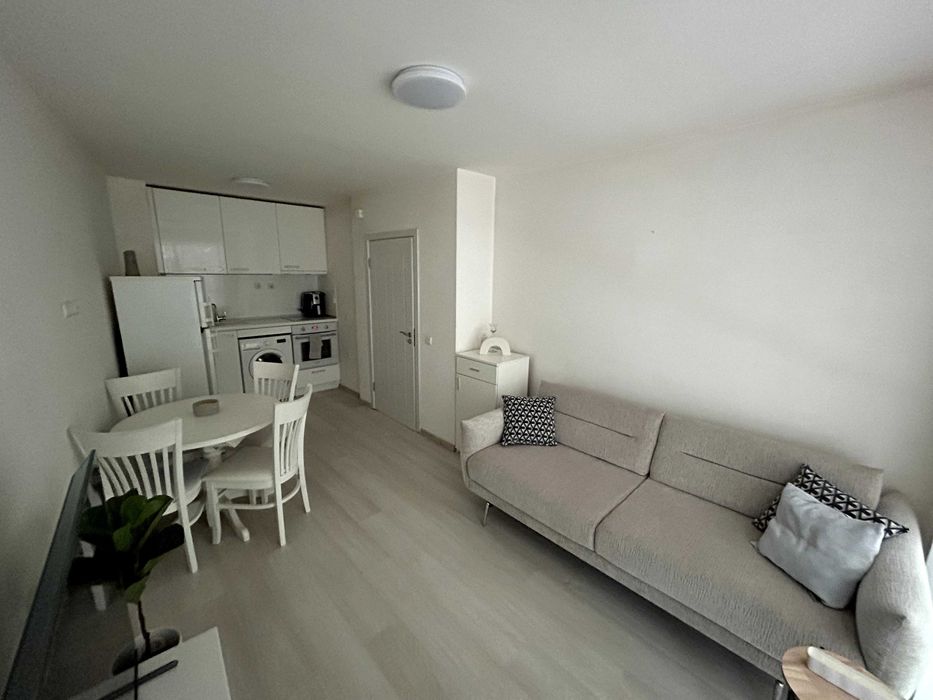 Дава се под наем Двустаен апартамент в Варна, Център - 43 кв.м за 650 € - Снимка #1