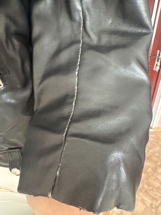 Продаю кожанку stradivarius