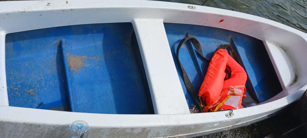 продавам 3 местно туристичско кану