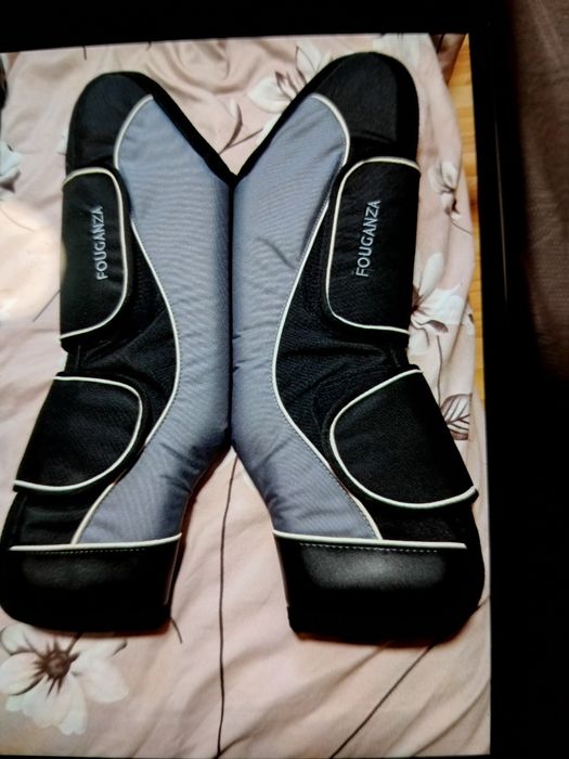 Гамаши за транспортиране на кон и пони.