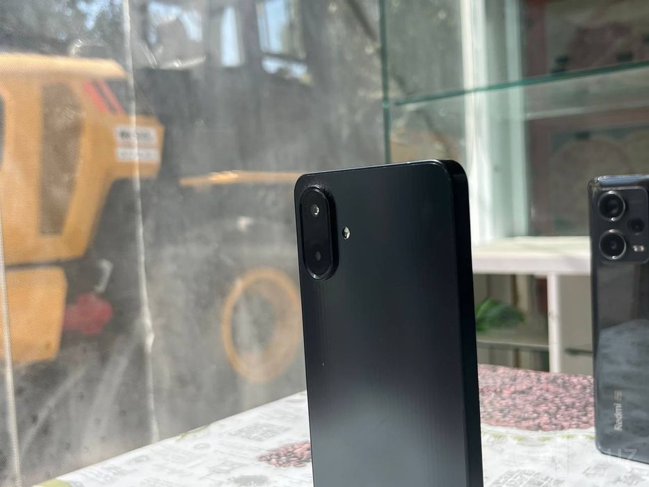 продается samsung a07 с коробкой