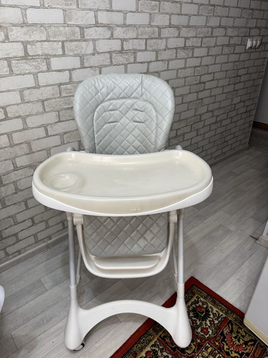 Детский стульчик для кормления