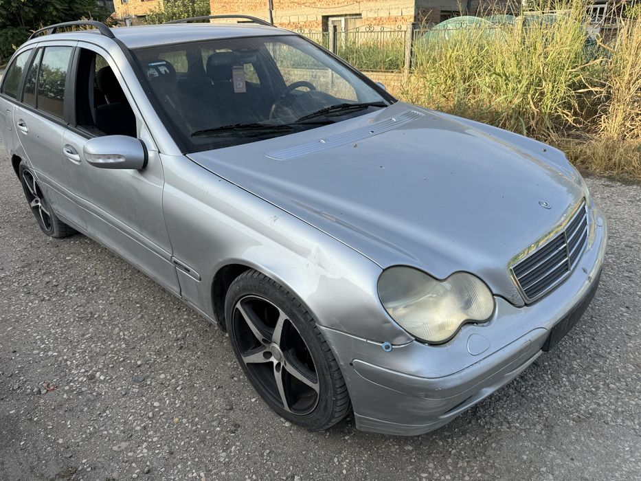 Продавам мерцедес ц200 на части само