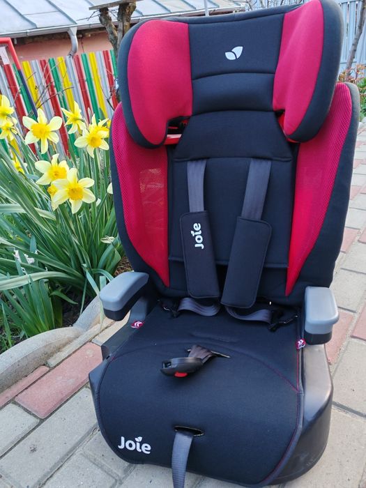 Vând scaun auto Joie universal 9-36 kg