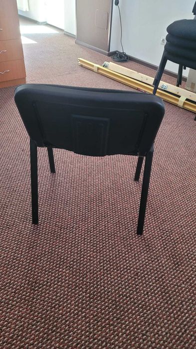 Scaune birou/conferință, cadru metalic, tapițate – stare foarte bună